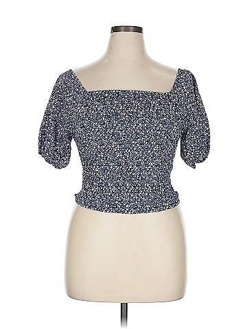 Style House Short Sleeve Top (view 1)
