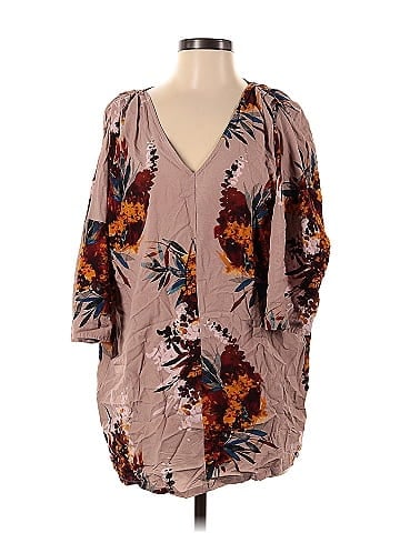 The Odells 3/4 Sleeve Blouse (view 1)