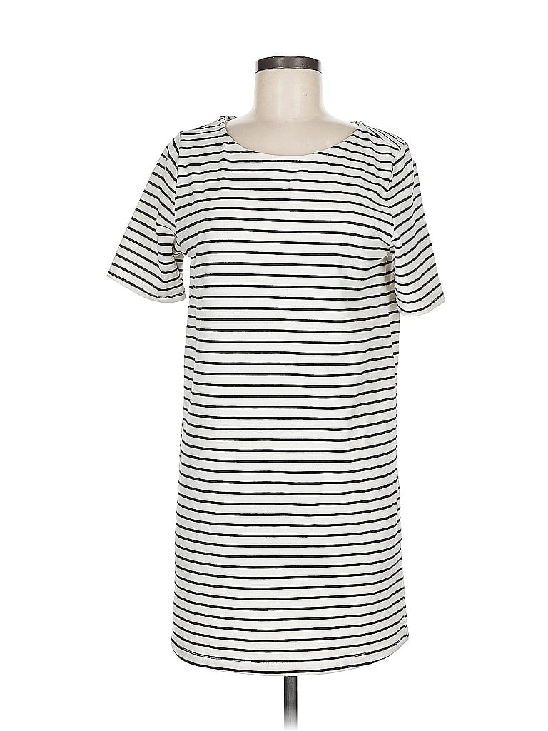 Click to view more detailed imagery on our partner's website Pre-owned Lulus Casual Dress In White
