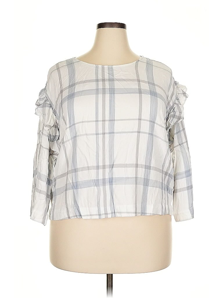 Click to view more detailed imagery on our partner's website Pre-owned Two By Vince Camuto 3/4 Sleeve Blouse In White