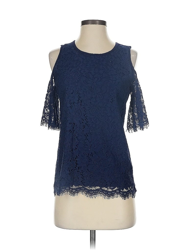 Click to view more detailed imagery on our partner's website Pre-owned Market & Spruce Short Sleeve Top Blue Cold Shoulder Neckline Tops