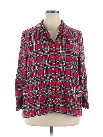 Holiday Time 3/4 Sleeve Button-Down Shirt (view 1)