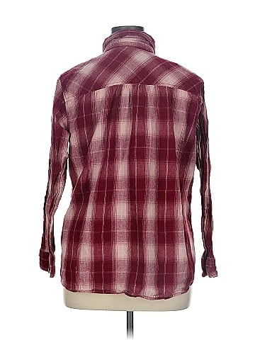 Time and Tru Long Sleeve Button-Down Shirt (view 2)