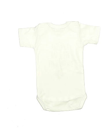 Laughing Giraffe Short Sleeve Onesie (view 2)