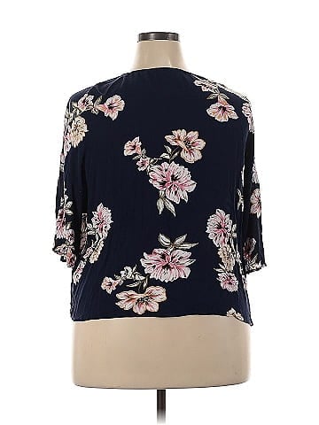 LUQ Short Sleeve Blouse (view 2)