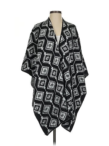 Teenbell Poncho (view 1)