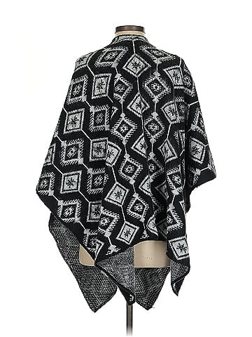 Teenbell Poncho (view 2)