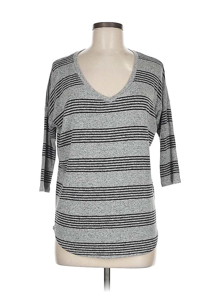 Click to view more detailed imagery on our partner's website Pre-owned Market & Spruce 3/4 Sleeve Top Gray V Neck Tops