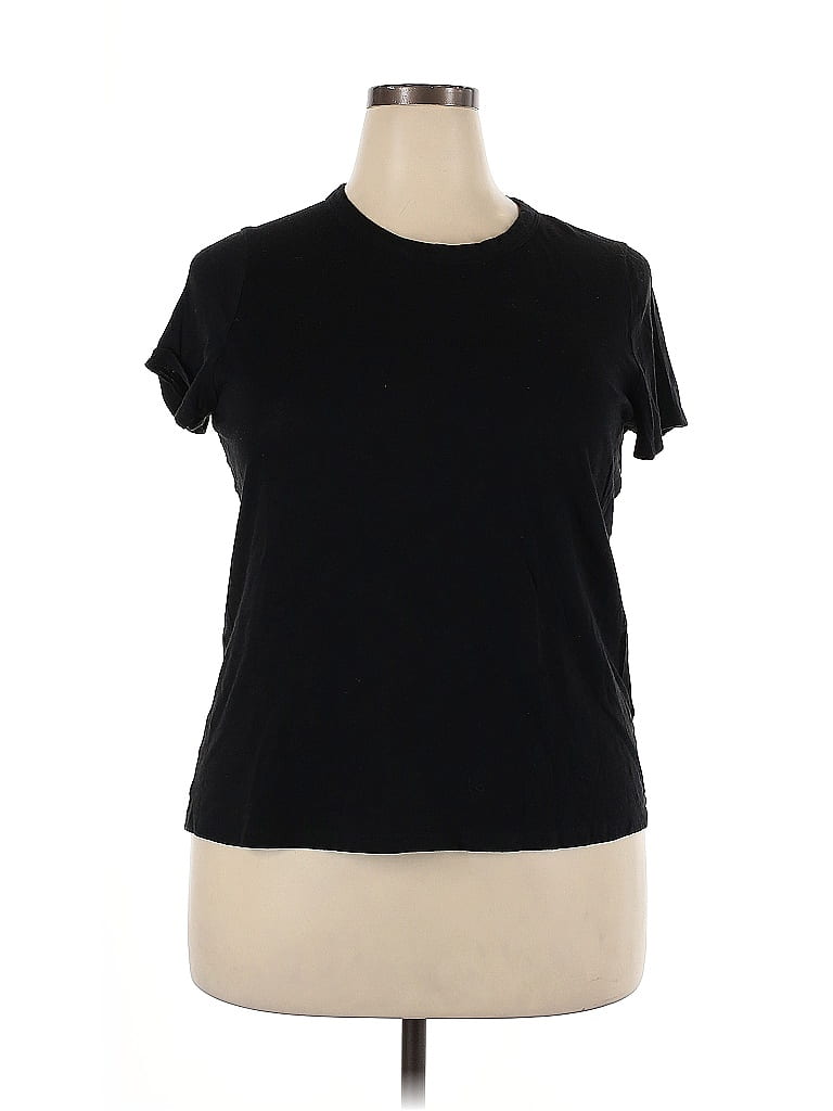 Click to view more detailed imagery on our partner's website Pre-owned Banana Republic Short Sleeve T-shirt In Black