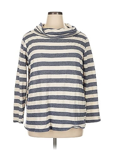 Betsey's Boutique Shop Long Sleeve Top (view 1)