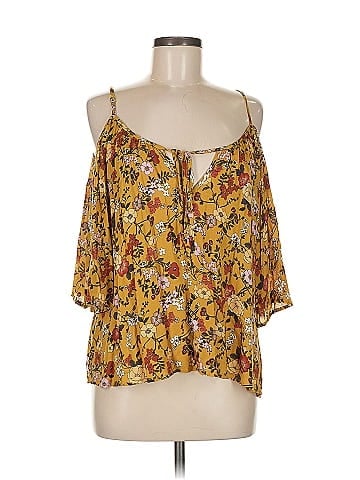 En Creme 3/4 Sleeve Blouse (view 1)