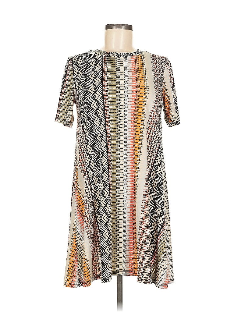 Click to view more detailed imagery on our partner's website Pre-owned Bcbgeneration Casual Dress In White