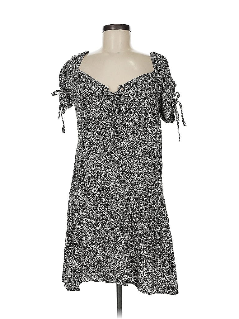 Click to view more detailed imagery on our partner's website Pre-owned Auguste Casual Dress In Gray
