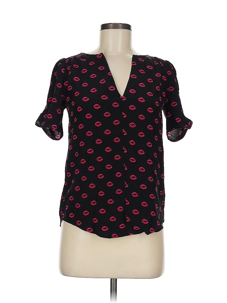 Click to view more detailed imagery on our partner's website Pre-owned Joie Short Sleeve Silk Top Black Hearts Pattern V Neck Tops