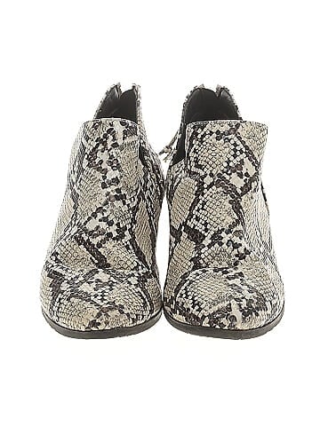 Kenneth Cole REACTION Ankle Boots (view 2)