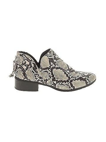 Kenneth Cole REACTION Ankle Boots (view 1)