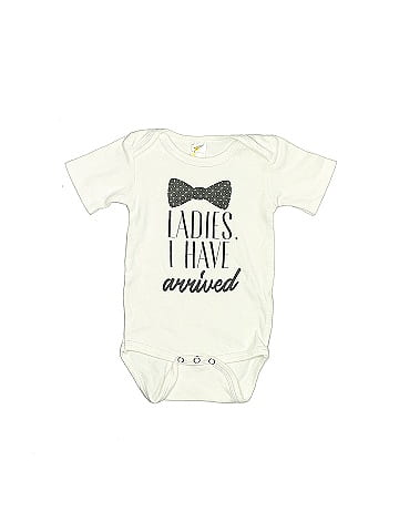 Laughing Giraffe Short Sleeve Onesie (view 1)