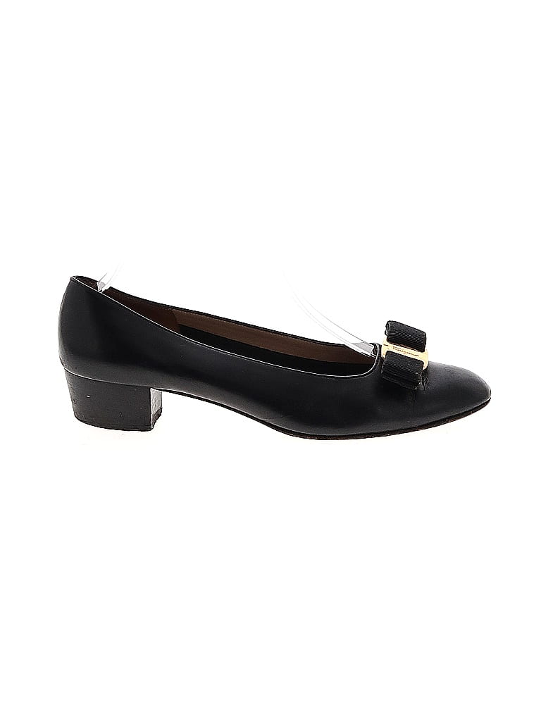 Salvatore Ferragamo Black Vara pump Size 7 1/2 - photo 1