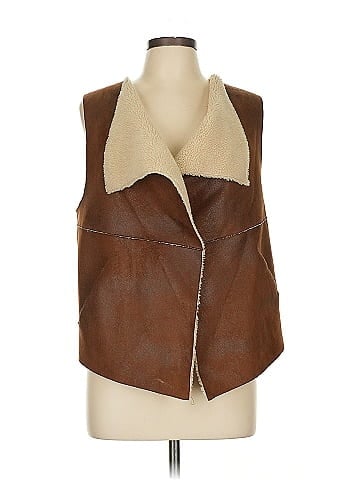 IZOD Vest (view 1)