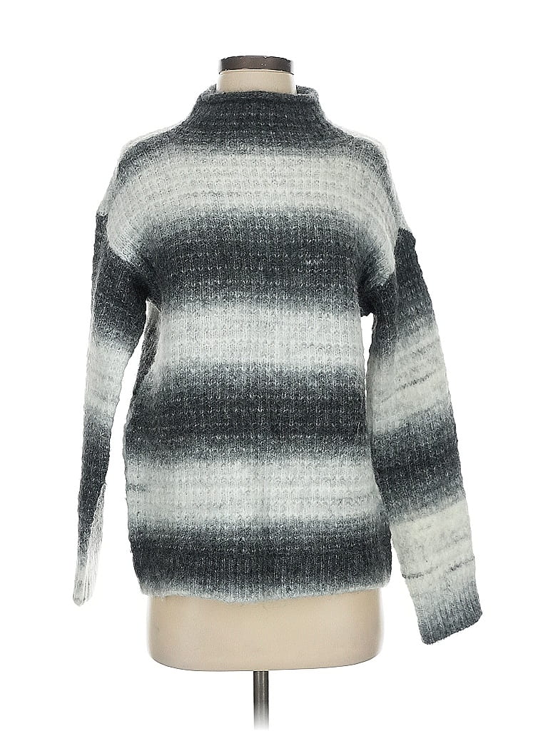 Pre-owned Vince Camuto Turtleneck Sweater In Gray