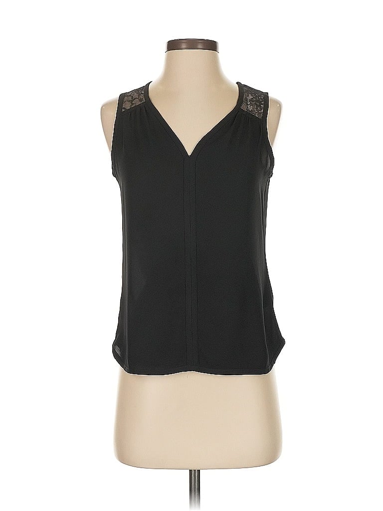 Click to view more detailed imagery on our partner's website Pre-owned Banana Republic Sleeveless Blouse In Black