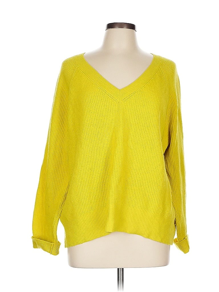 Pre-owned Old Navy Pullover Sweater In Yellow