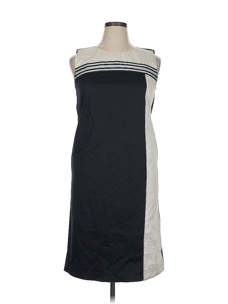 Click to view more detailed imagery on our partner's website Pre-owned Les Copains Casual Dress