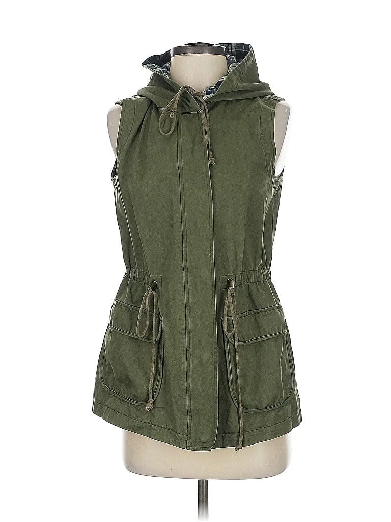 Click to view more detailed imagery on our partner's website Pre-owned Skies Are Blue Vest