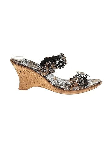 Dezario Wedges (view 1)