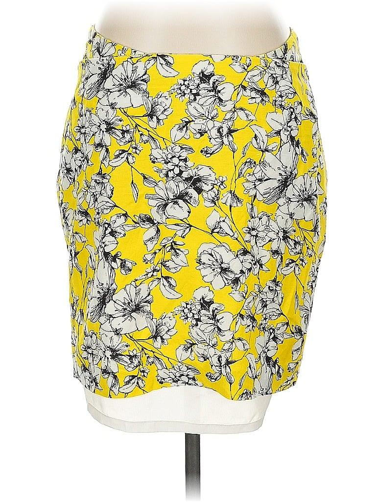 Click to view more detailed imagery on our partner's website Pre-owned Forever 21 Casual Skirt