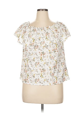 Wallflower Short Sleeve Blouse (view 1)