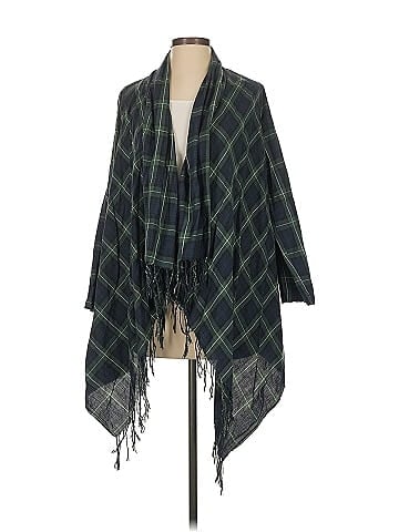 En Creme Poncho (view 1)