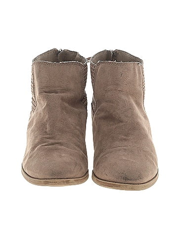 DV Ankle Boots (view 2)