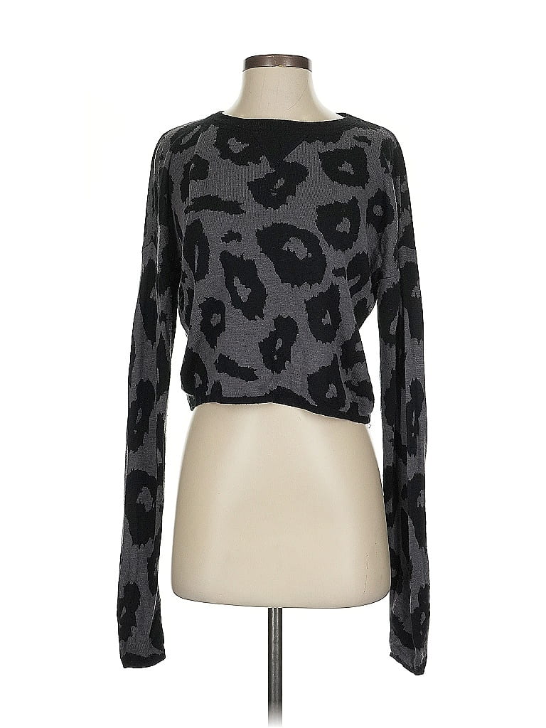 Click to view more detailed imagery on our partner's website Pre-owned John & Jenn Pullover Sweater In Black