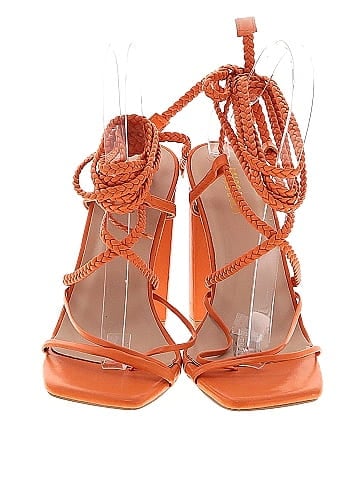 Miss Lola Heels (view 2)