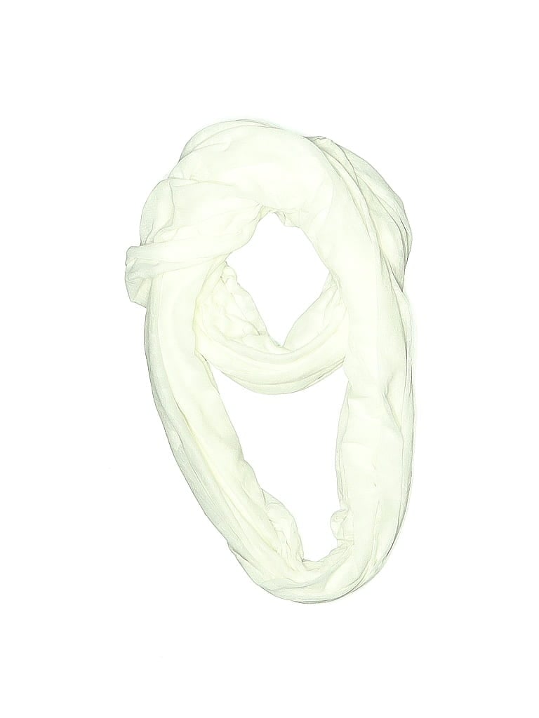 Pre-owned Gap Scarf In White