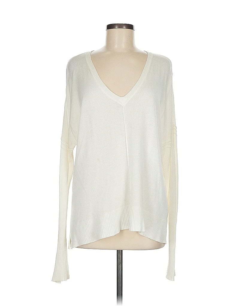 Click to view more detailed imagery on our partner's website Pre-owned John & Jenn Pullover Sweater In White