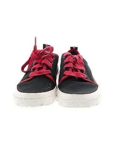 TOMS x Marvel Sneakers (view 2)