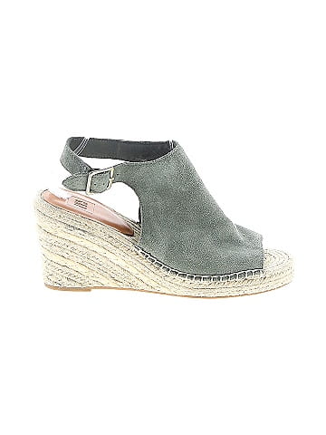 Gap Wedges (view 1)