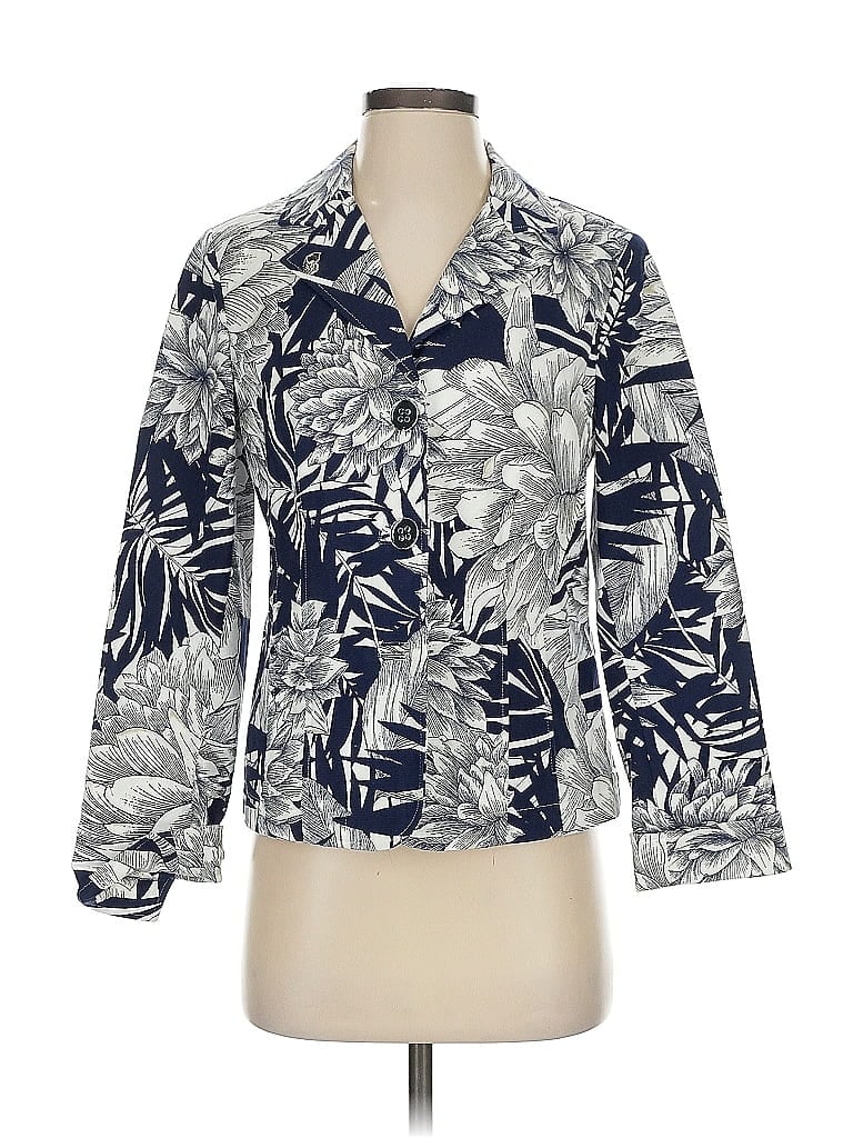 Click to view more detailed imagery on our partner's website Pre-owned Chico's Jacket In White