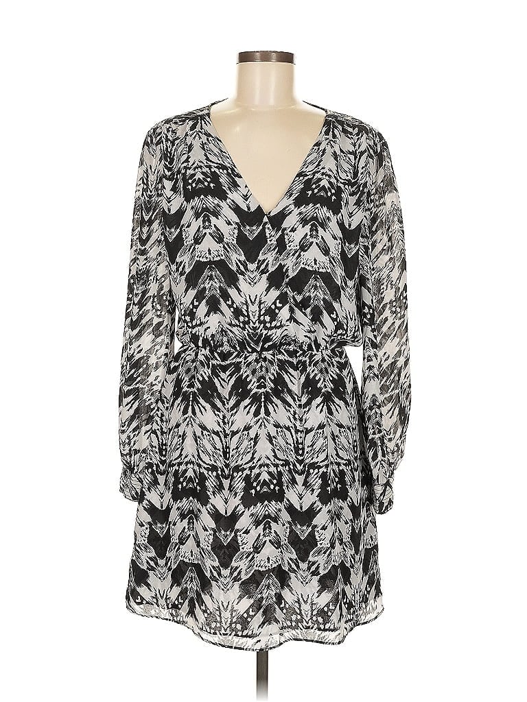Click to view more detailed imagery on our partner's website Pre-owned Parker Casual Dress In Black