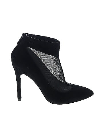 Pour La Victoire Ankle Boots (view 1)