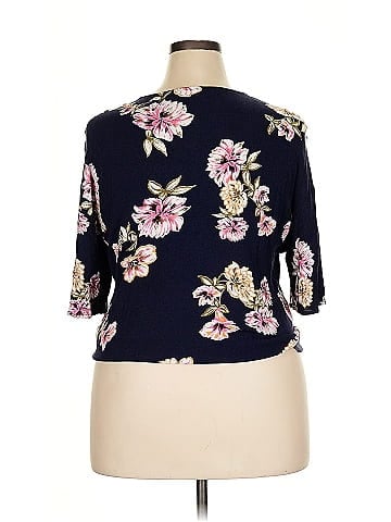 LUQ Short Sleeve Blouse (view 2)
