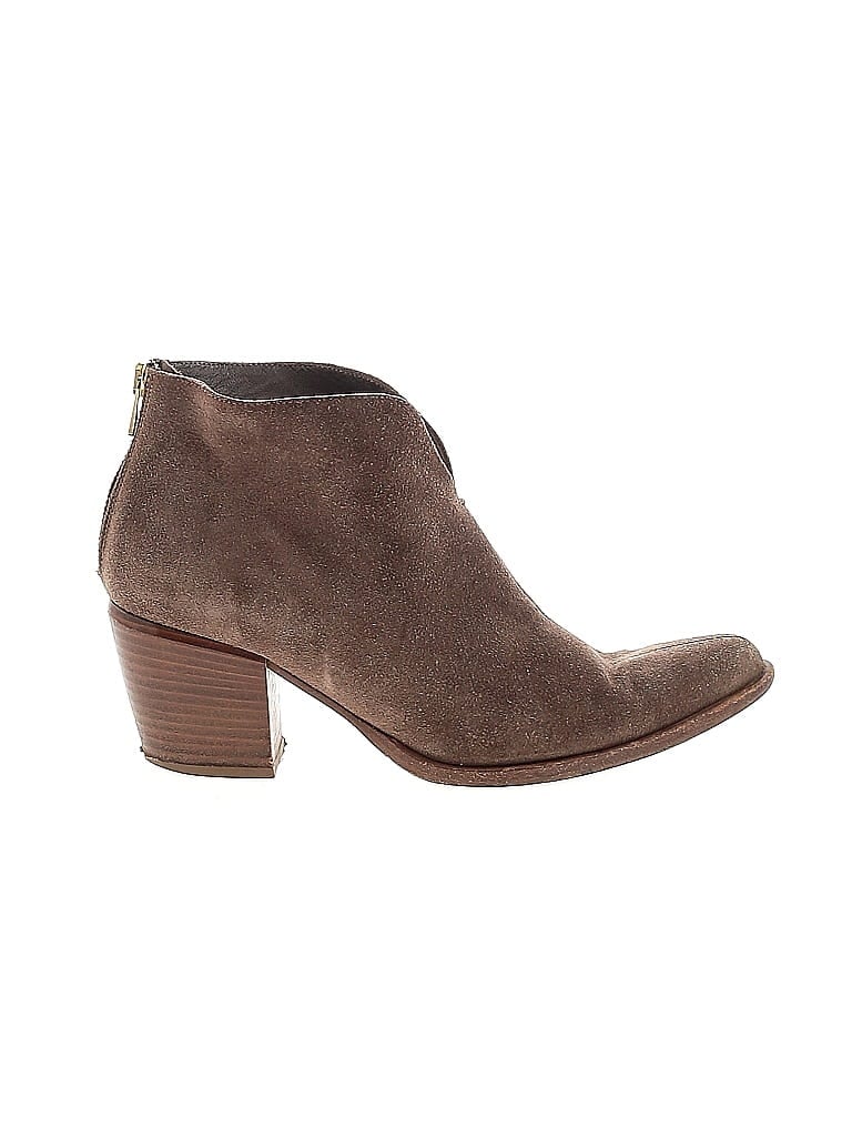 Pre-owned Vince Ankle Boots In Brown