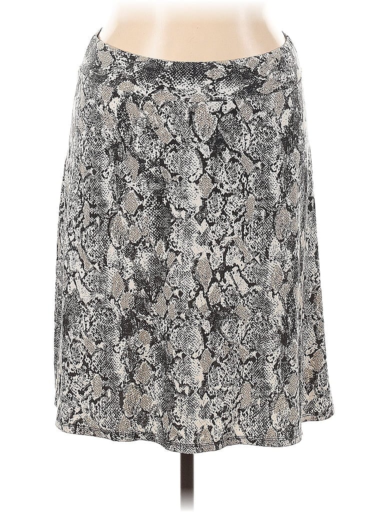 Click to view more detailed imagery on our partner's website Pre-owned Dressbarn Casual Skirt In Silver