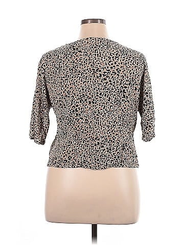 LUQ Short Sleeve Blouse (view 2)