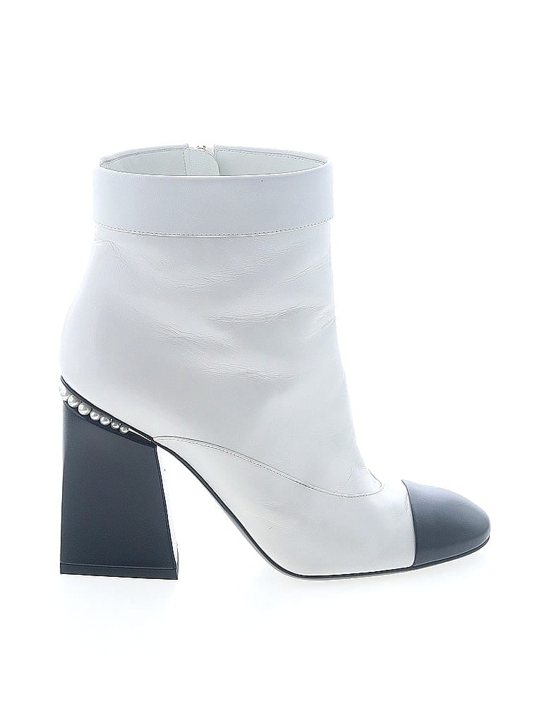 Chanel 100% Leather White  Cap Toe Boots Size EU 40 - photo 1