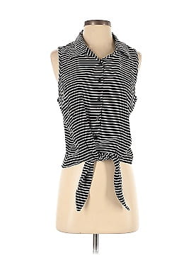 Hot Topic Sleeveless Blouse