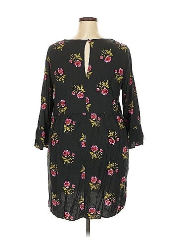 Old Navy Casual Dress (view 2)