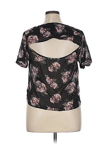 Wet Seal Short Sleeve Top (view 2)